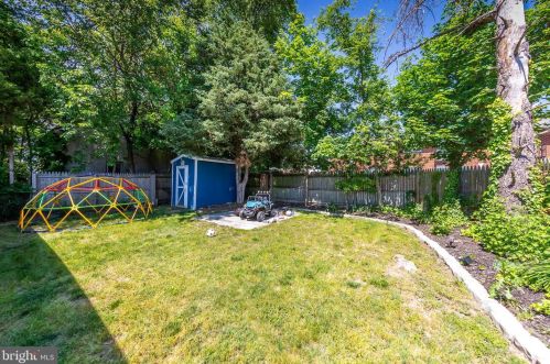 25 Batten Ave, Blenheim NJ  08012-4859 exterior