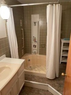 135 Greystone Dr, Fairfax OH  45133-1537 exterior