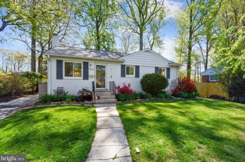 3231 Kenney Dr, Falls Church, VA 22042-3628