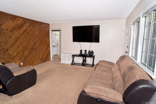 13102 Vultee Ave, Bellflower CA  90706-2023 exterior
