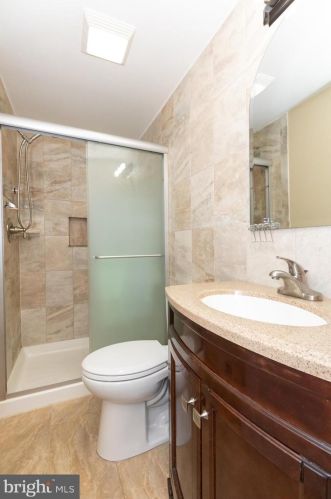 25 Maple Ave, Yardley PA 19067-6642 exterior