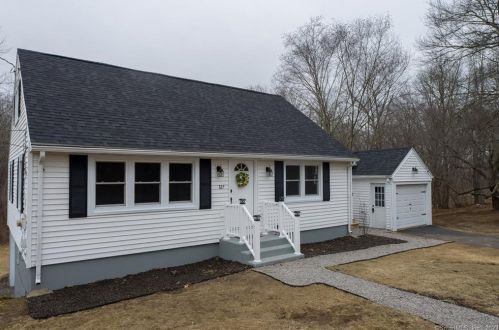 327 Burnham Hwy, Norwich CT  06351-3149 exterior