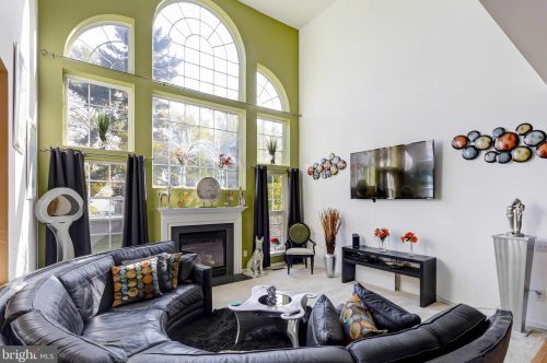 515 Florence Fields Ln, New Castle DE  19720-8752 exterior