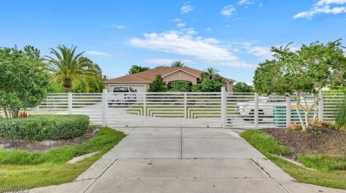 3265 52 Ave, Naples FL  34120-1797 exterior