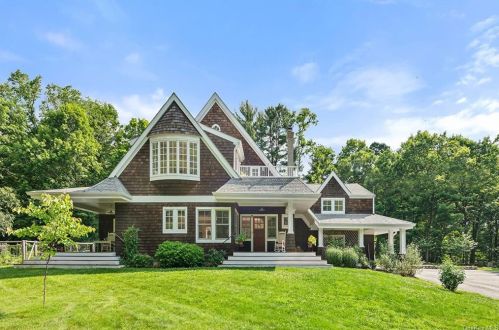 205 Barnegat Rd, Scotts Corners, NY 10576-2118