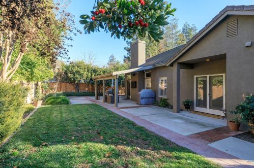 1955 Tuolumne Rd, Turlock CA  95382-8912 exterior