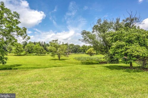 210 Hoernerstown Rd, Hummelstown PA  17036-9503 exterior