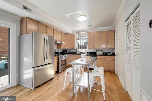 724 Columbia Rd, Washington DC 20001-3802 exterior