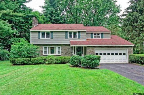 1055 Merlin Dr, Schenectady, NY 12309-1633