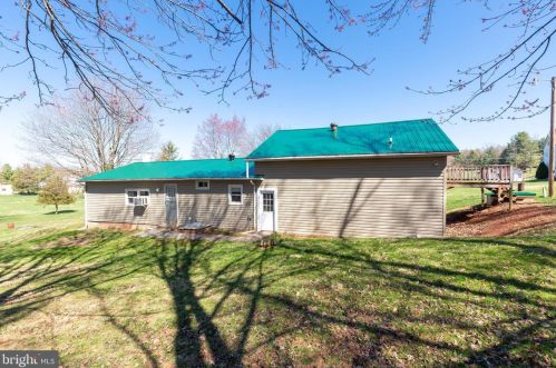 305 Ulricktown Rd, Littlestown PA  17340-9789 exterior