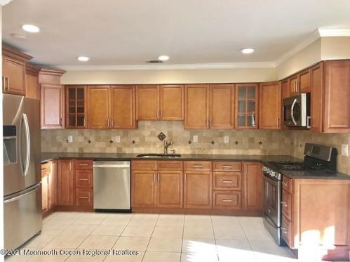 763 Banyan Ct, Morganville, NJ 07751-1762