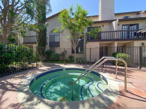 2364 Altisma Way, Carlsbad CA  92009-6320 exterior