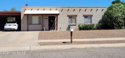 6725 Barrow St, Tucson, AZ 85730-3257