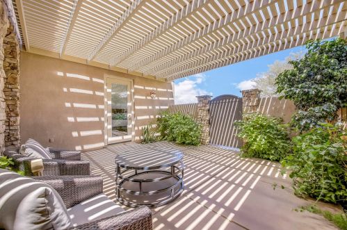 81075 Falling Leaf Ct, Indio CA  92201-8482 exterior