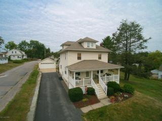 135 Center Hill Rd, Dallas, PA 18612-1033