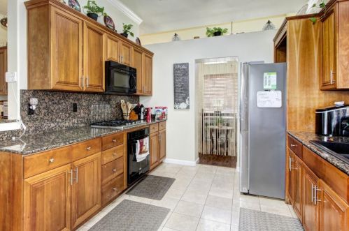 8675 Tennis Club Ct, Elk Grove CA  95624-3291 exterior