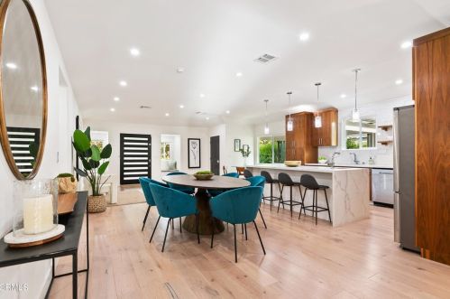 5301 Norwich Ave, Van Nuys CA 91411-3634 exterior