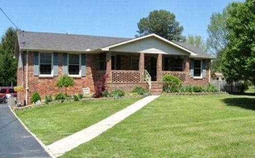1206 Hillcrest Dr, Manchester, TN 37355-2410
