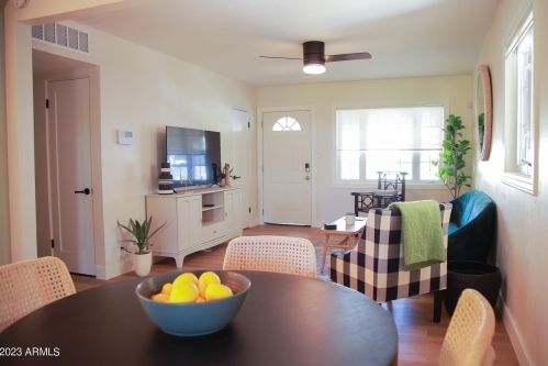 6332 13th Pl, Phoenix AZ  85014-1423 exterior