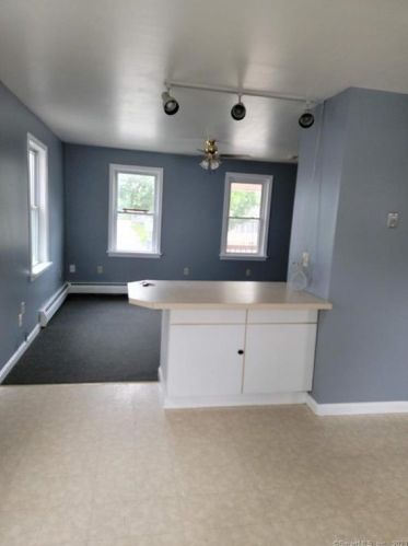 114 Ashland St, Norwich, CT 06351-2324