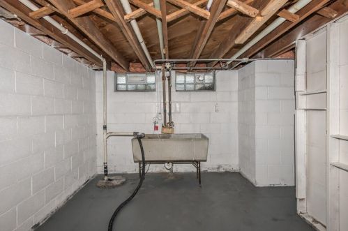 6135 36th St, Milwaukee WI  53221-4619 exterior