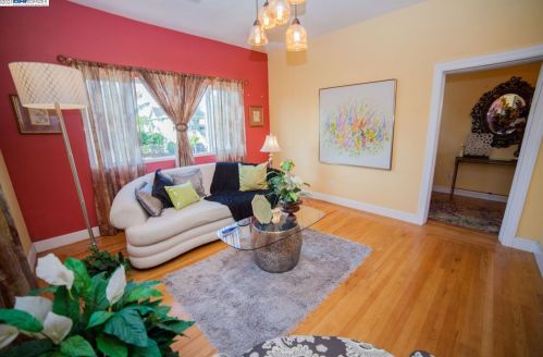 1610 14th St, Oakland CA  94607-1512 exterior