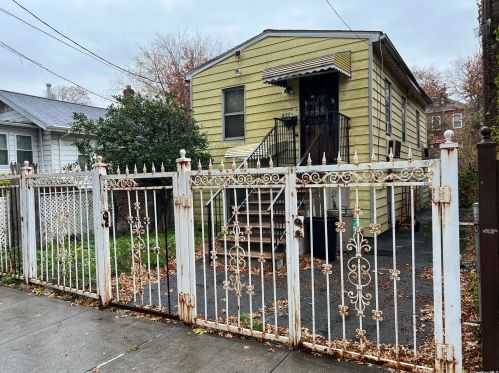 4314 Wilder Ave, Bronx, NY 10466-1824