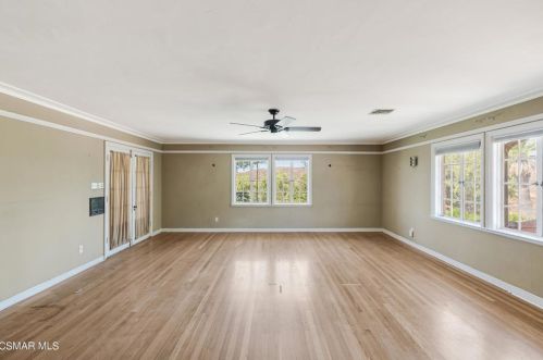 3192 Sycamore Dr, Simi Valley CA 93065-2703 exterior