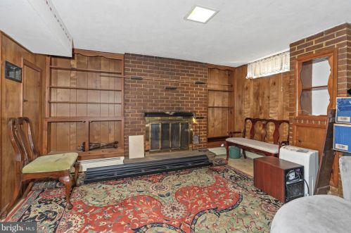 2213 Downing Ln, Wilmington DE  19804-3612 exterior