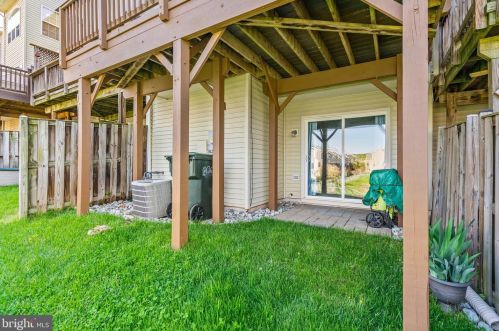 14238 Hunters Run Way, Gainesville VA  20155-4408 exterior