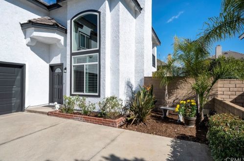 1998 Moonbeam Cir, Upland, CA 91784-7406