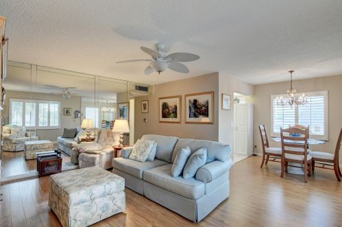 576 Burgundy L, Delray Beach FL  33484-4908 exterior