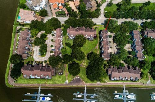 1931 Enterprise Ave, League City, TX 77573-2903