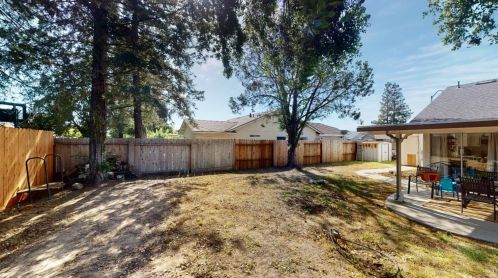 2237 Heritage Manor Dr, Riverbank CA  95367-2649 exterior