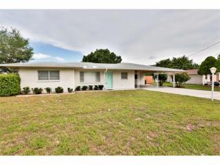 810 Blue Heron Blvd, Ruskin, FL 33570-3814