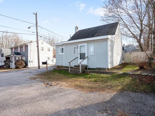 29 Pierce St, Coventry, RI 02816-7837