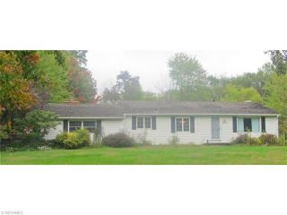 1077 Maple Dr, Wadsworth, OH 44281-9024