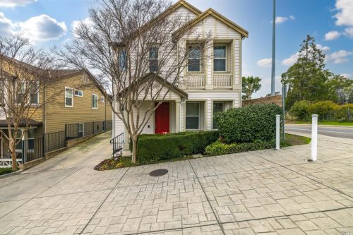 1091 Amber Rdg Ln, Vacaville CA 95687-5828 exterior