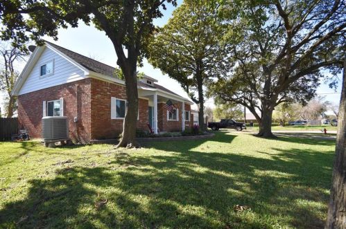 2829 7th Ave, Texas City TX  77590-6913 exterior