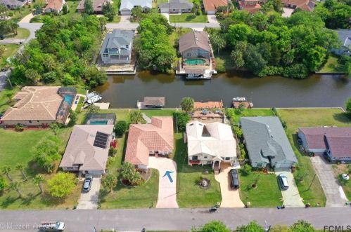 7 Cute Ct, Palm Coast, FL 32137-9001