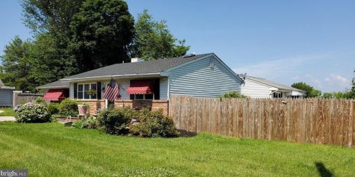 1201 New Jersey Ave, New Castle, DE 19720-1858