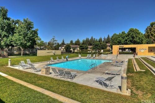 37 Greenfield, Irvine CA 92614-7051 exterior