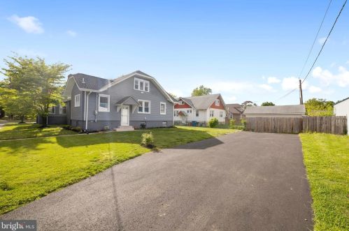 430 Manor Rd, Beverly NJ  08010-1028 exterior