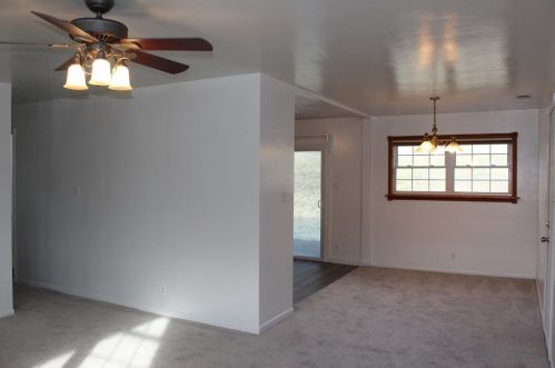 1 Nancy Dr, Jeannette PA  15644-1040 exterior