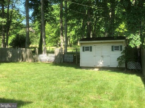 1547 Seton Dr, Wilmington, DE 19809-2238