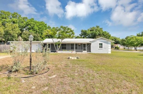 214 Deleon Rd, De Bary, FL 32713-3120