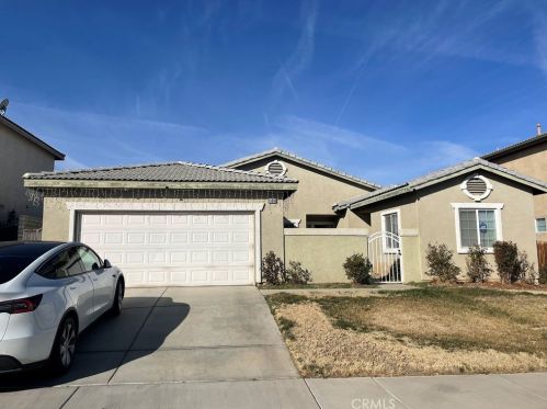 14960 Leaf Ln, Victorville, CA 92394-7520