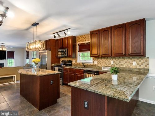 60 Kinsley Ln, Fredericksburg VA  22406-4089 exterior