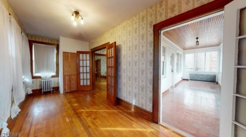 736 Irvington Ave, Maplewood, NJ 07040-1610