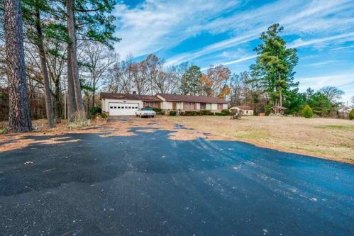 16541 Highway 22, Parker Crossroads, TN 38388-7313